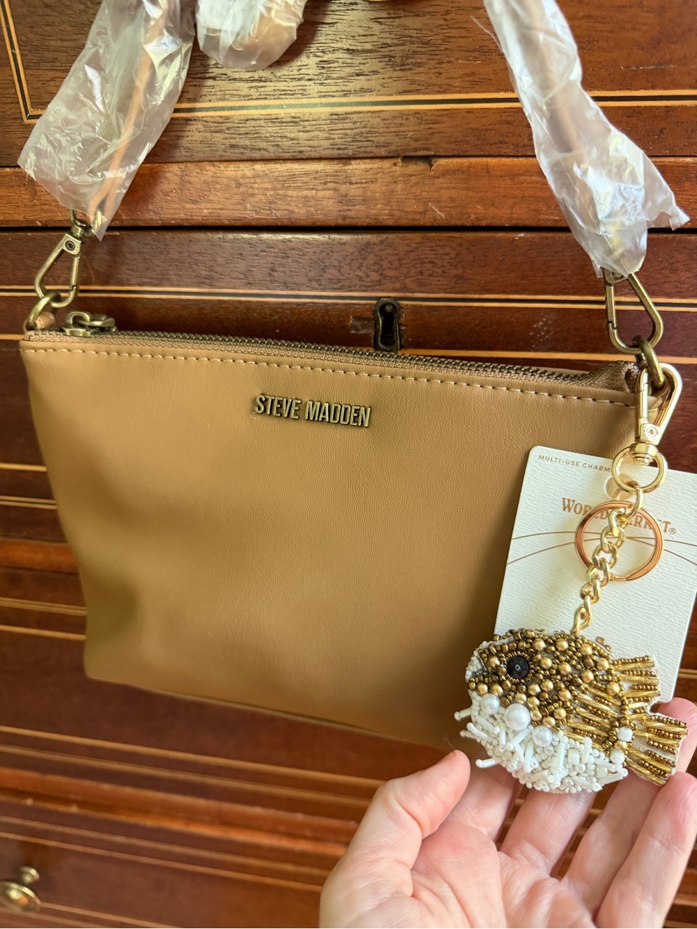 NWT Steve Madden Tan Crossbody with Beaded Fish Charm Keyring